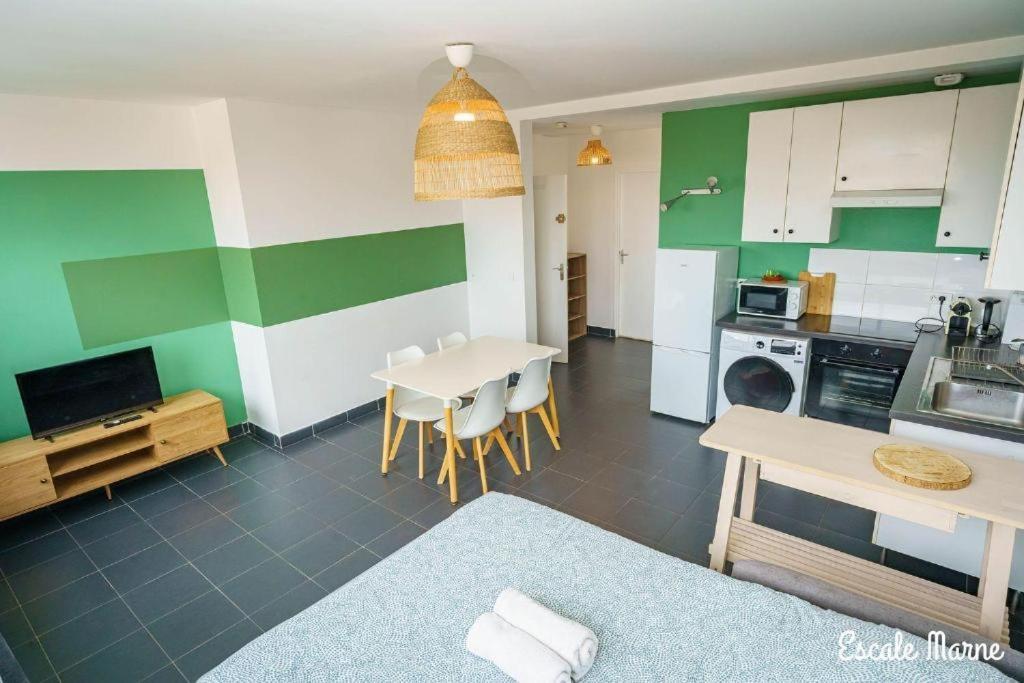 Escale-Marne Fr - 202 - Free Parking - Free Luggage Storage - All Equipped - Linen Included - Washing Machine - 10Mn Walk Metro 8 - Rer A - Panoramic View - From 1 To 14 Guests Maisons-Alfort Oda fotoğraf